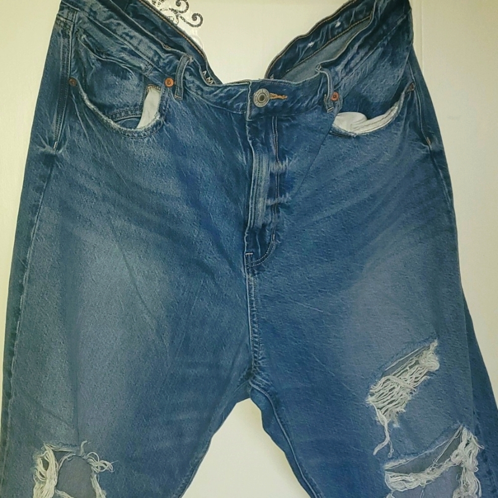 American Eagle 90s Boyfriend Jeans